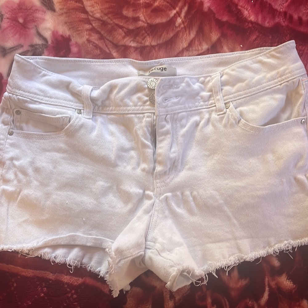 Shorts - Picture 2 of 4